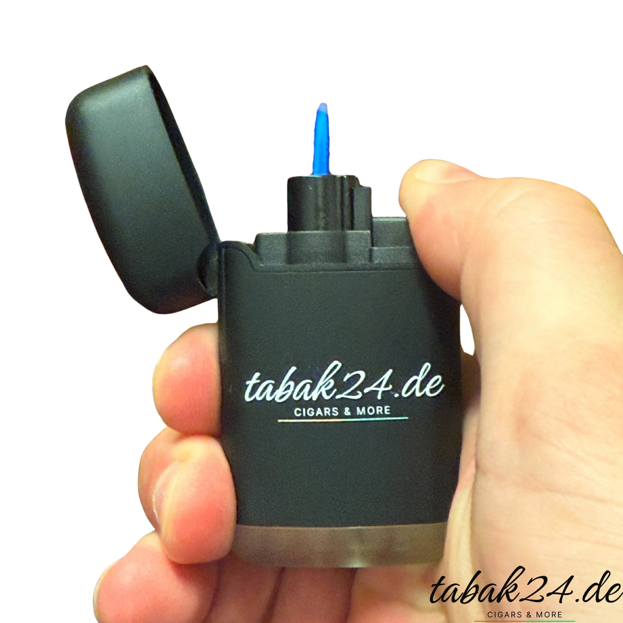 Jetflame-Feuerzeug mit blauer Flamme, geöffnet in Hand gehalten
