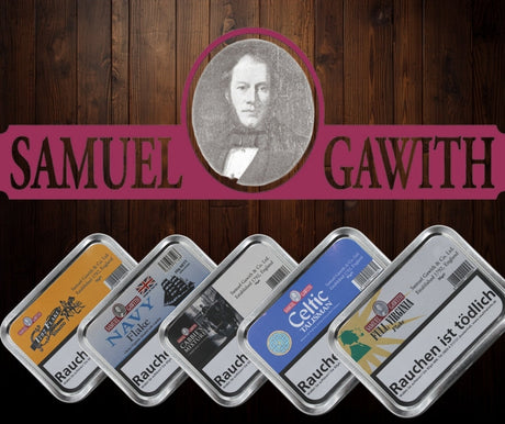 Samuel Gawith Pfeifentabak Sortiment mit fünf Dosen und Firmenlogo auf dunklem Holzhintergrund