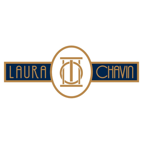 Laura Chavin Logo mit "Depot" Schriftzug auf edlem blauen Chesterfield samt Hintergrund