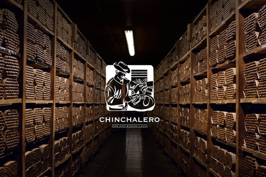Chinchalero – Zigarren-Lagerregale mit Logo