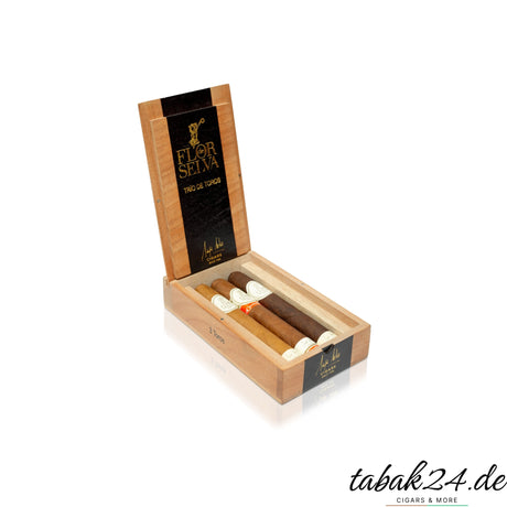 Flor de Selva Trío de Toros – geöffnete Holzkiste mit Toro Clásico, N°20 und Maduro