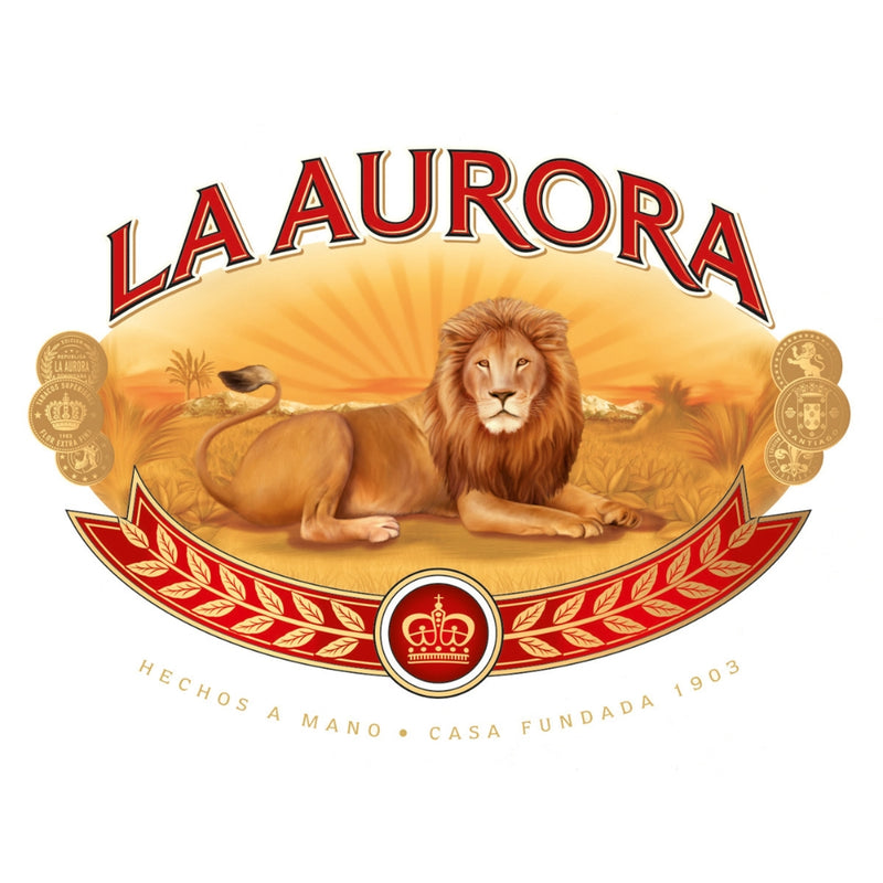 La Aurora Logo mit einem Löwen in der Savanne